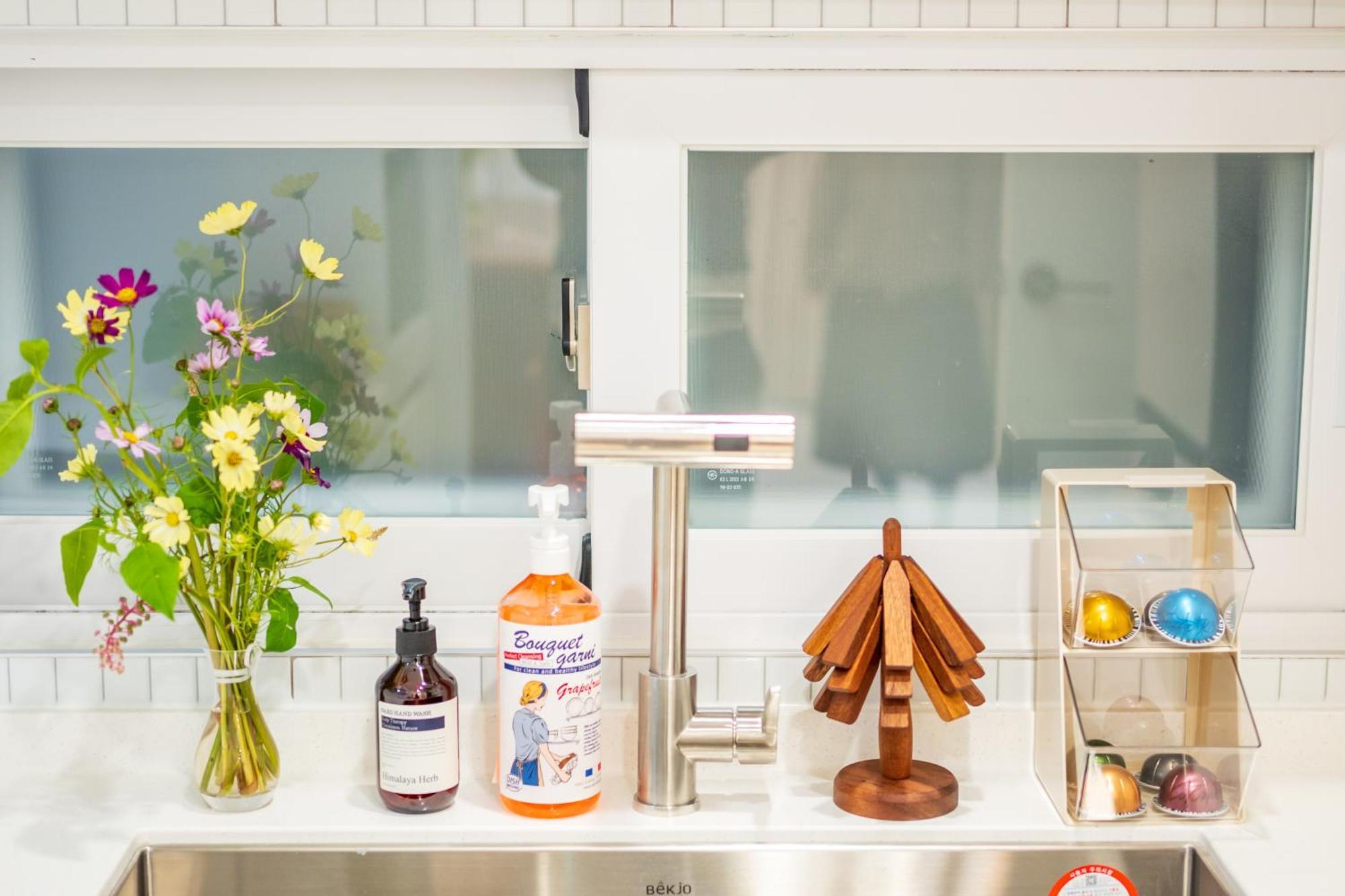 Mineheal Stay- Private Entire House In - Near Ehwa, Sinchon, Hongdae Station With Pick Up Service *