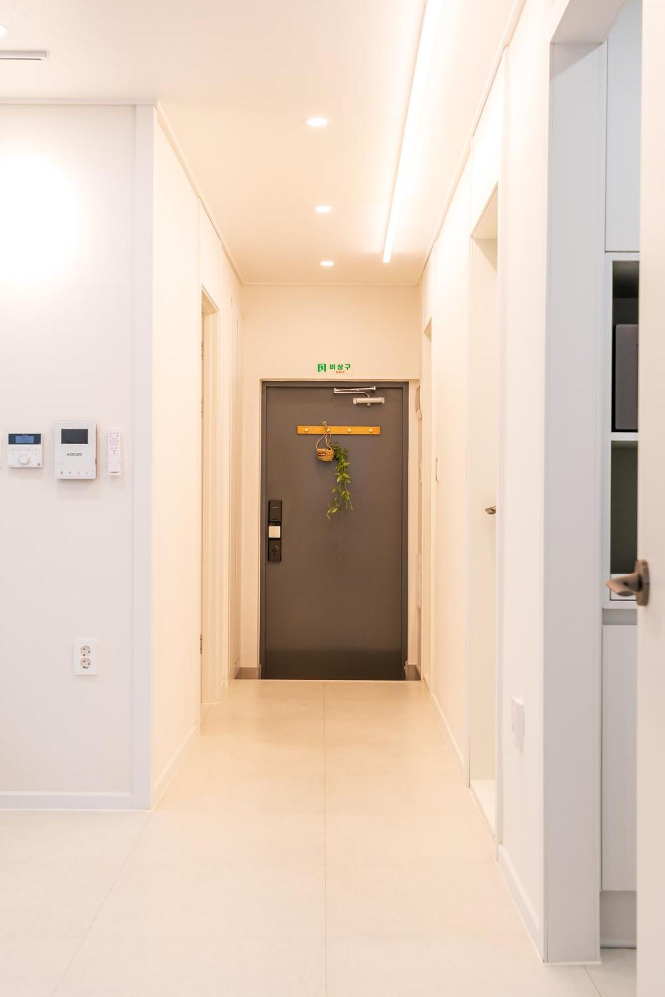Mineheal Stay- Private Entire House In - Near Ehwa, Sinchon, Hongdae Station With Pick Up Service * Seoul
