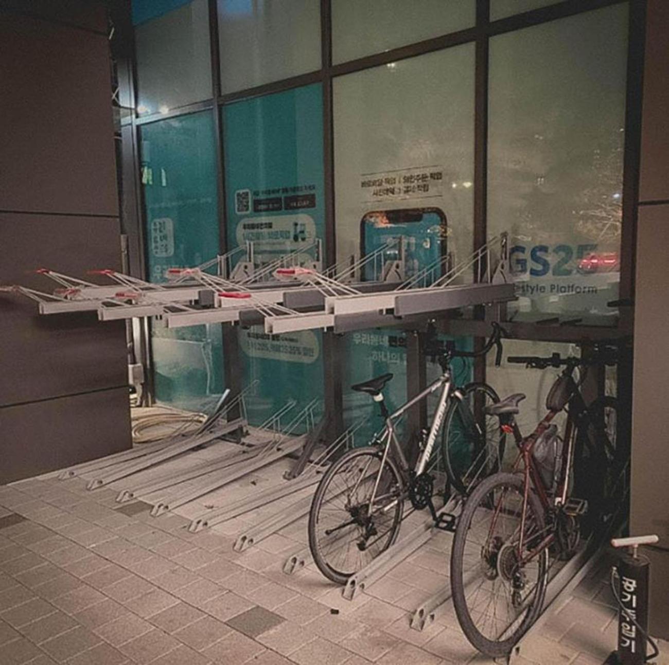 The Platinum Station - Free Parking, Transportation Hub, Station, Chungjeongro Station, Various Hot Places, High-rise View