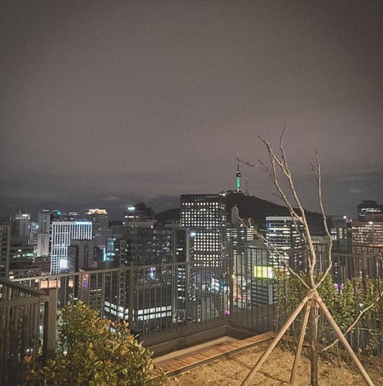 Apartment The Platinum Station - Free Parking, Transportation Hub, Station, Chungjeongro Station, Various Hot Places, High-rise View Seoul