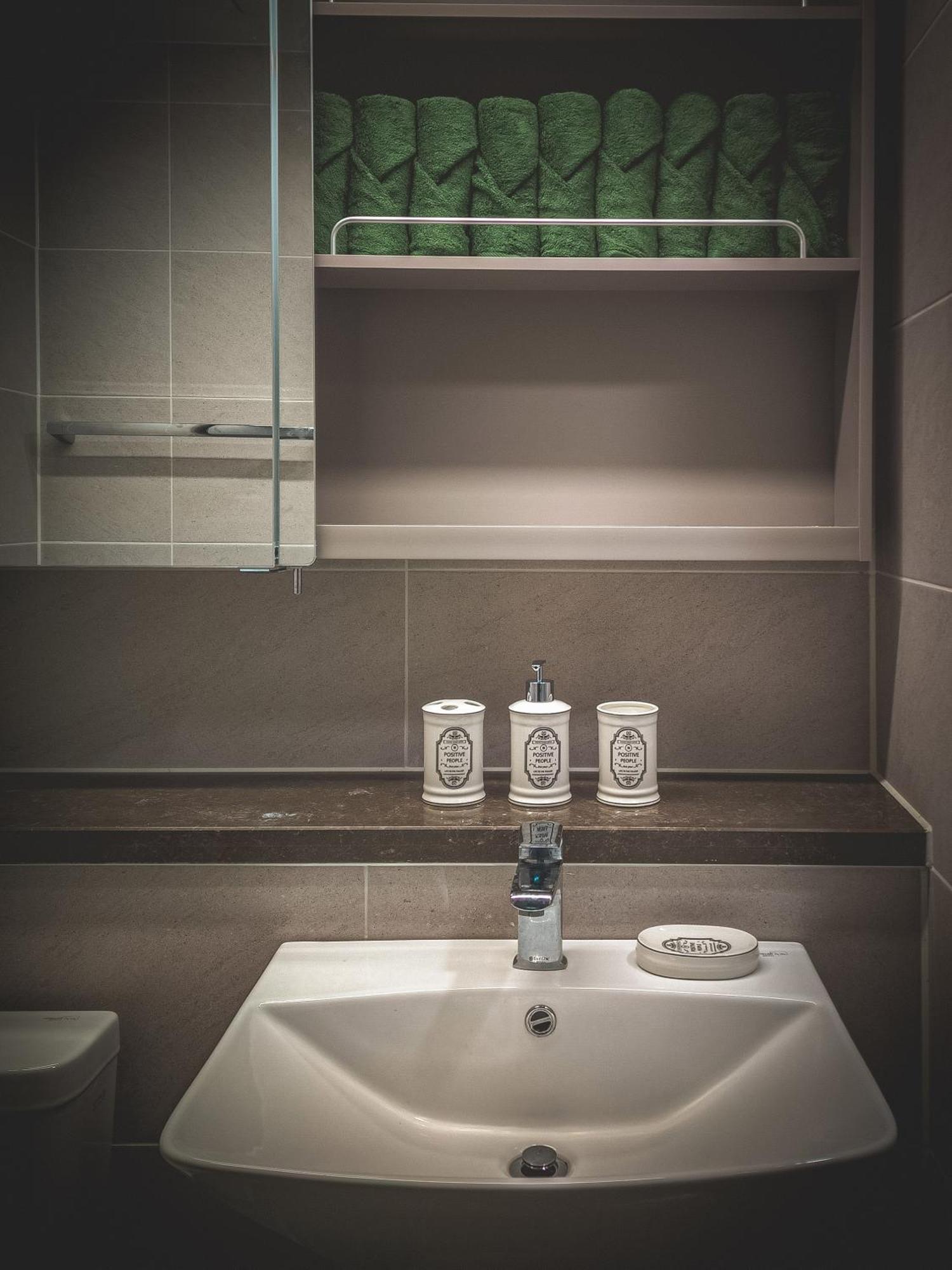 Apartment The Platinum Station - Free Parking, Transportation Hub, Station, Chungjeongro Station, Various Hot Places, High-rise View