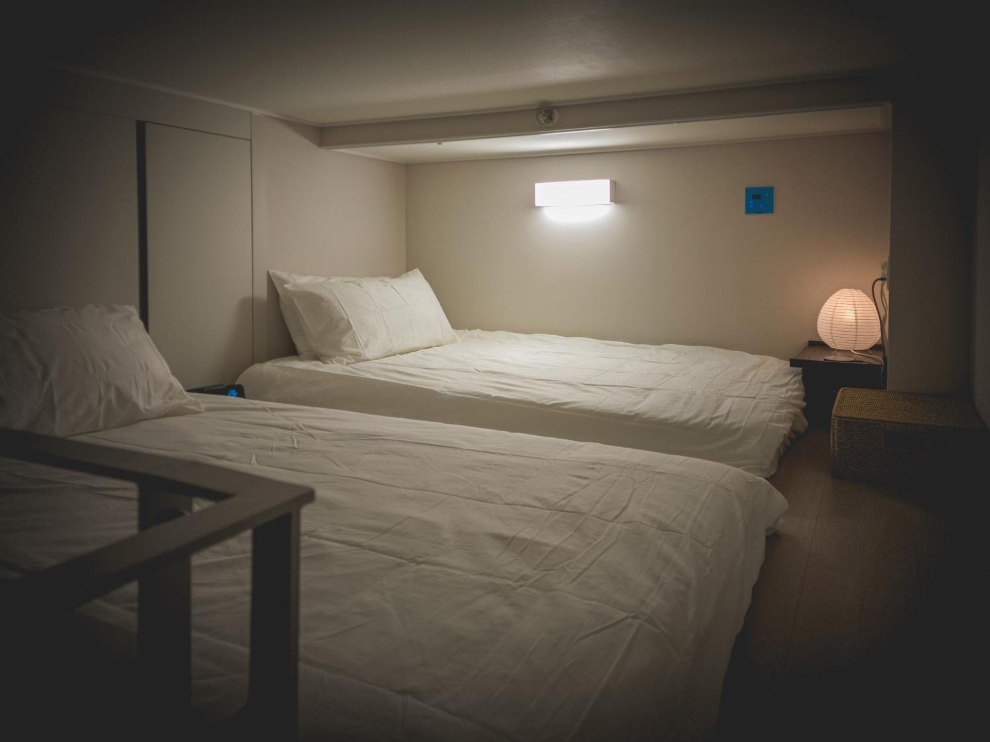 The Platinum Station - Free Parking, Transportation Hub, Station, Chungjeongro Station, Various Hot Places, High-rise View Apartment *