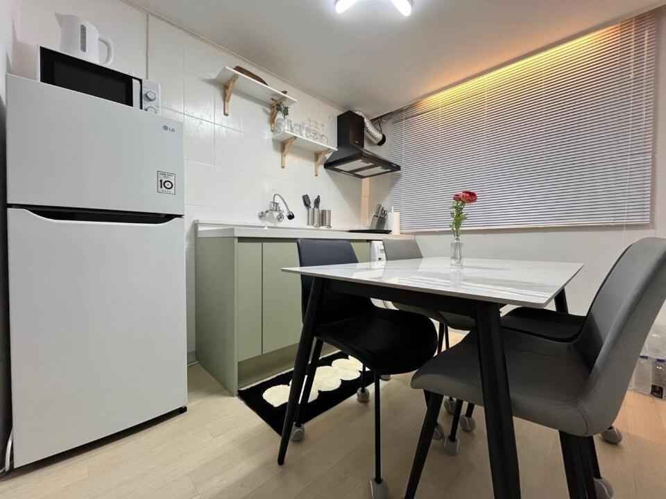 Gyeongui Line Forest Park 2room On 1st Floor For 6ppl Apartment