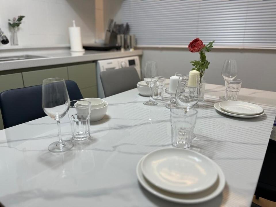 Apartment Gyeongui Line Forest Park 2room On 1st Floor For 6ppl *