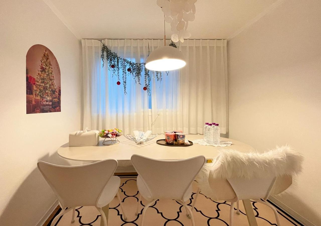 A Low-rise Family Bed For 4 People, Healing Stay, Forest Apartment
