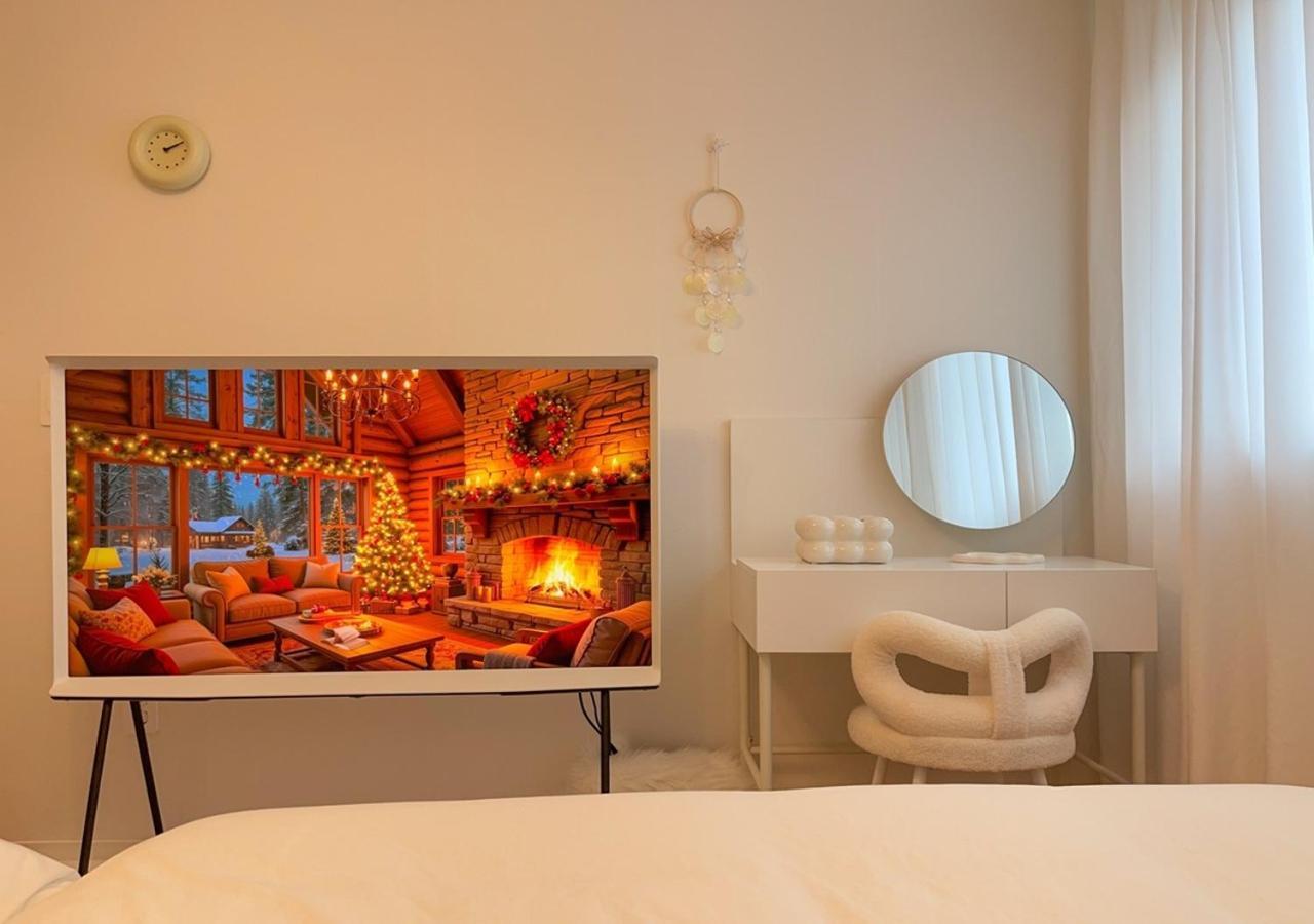 A Low-rise Family Bed For 4 People, Healing Stay, Forest Apartment