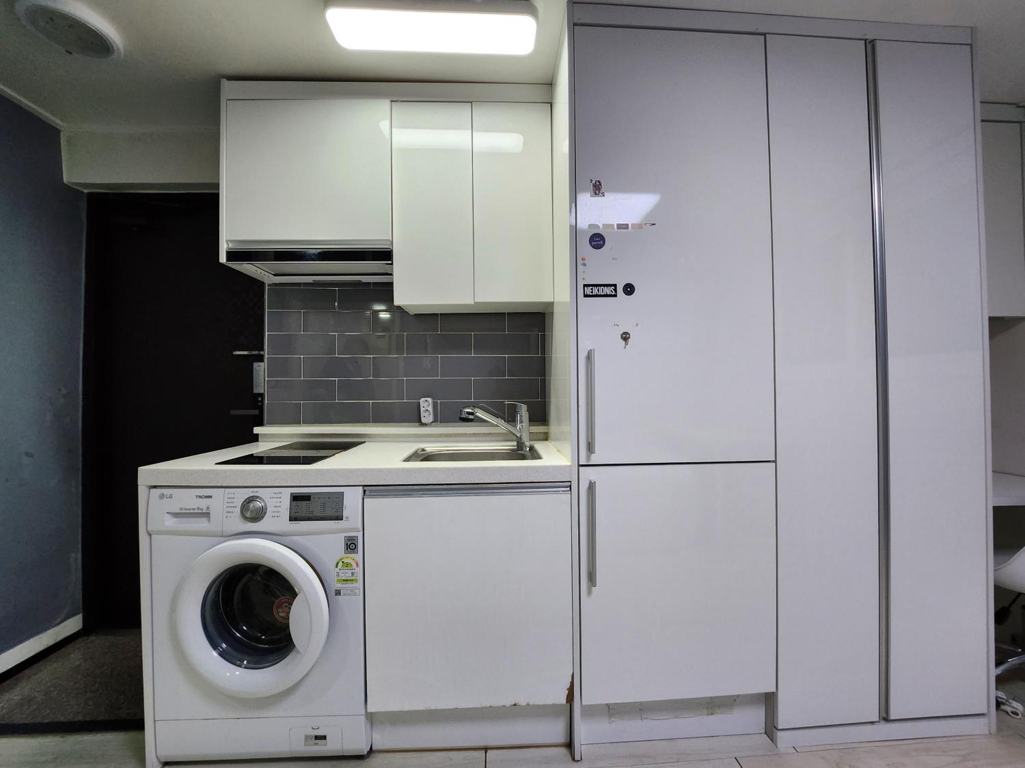 At Soongsil Univ Entrance Station Apartment