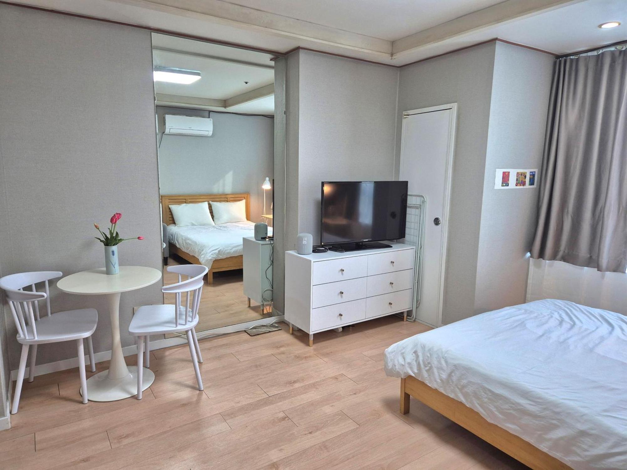 Sinsa Urban House Apartment *