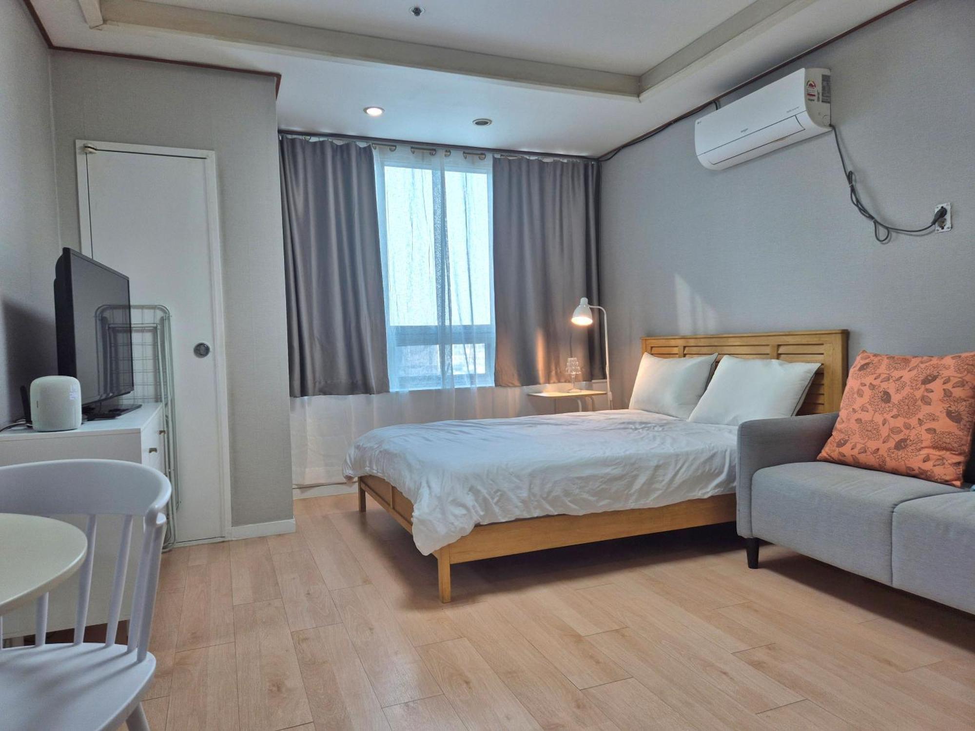 Apartment Sinsa Urban House *