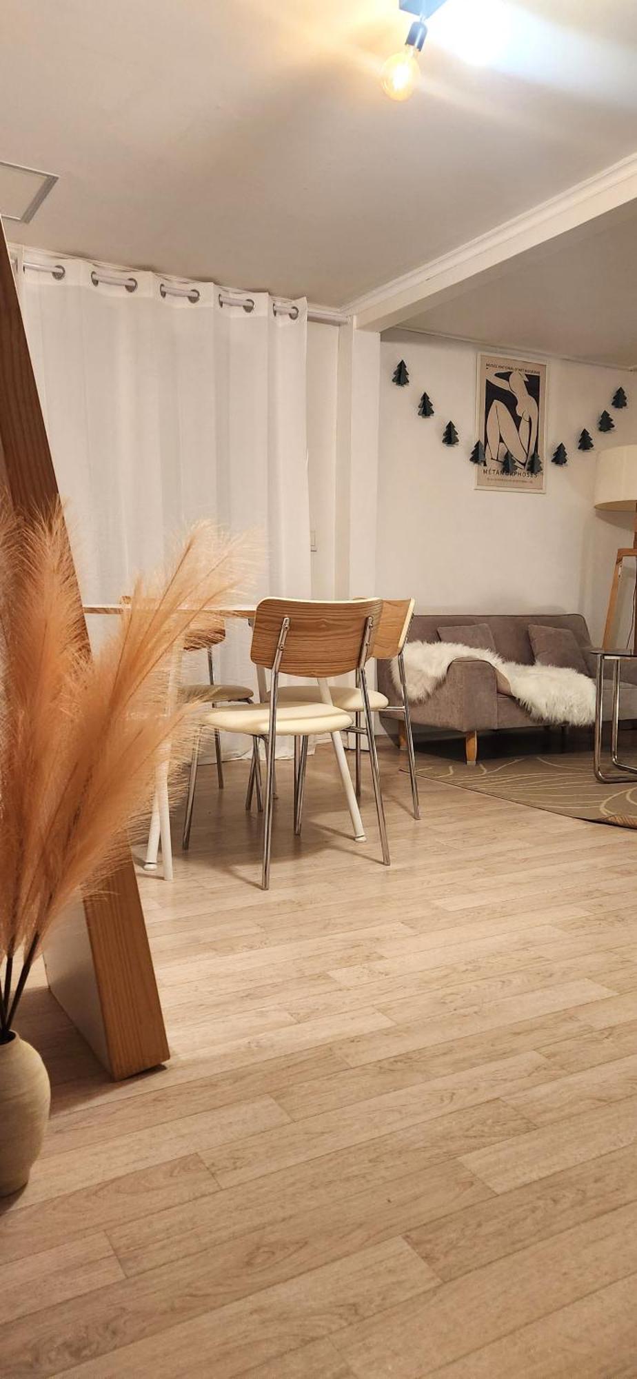 Apartment K-17 White Linen House *