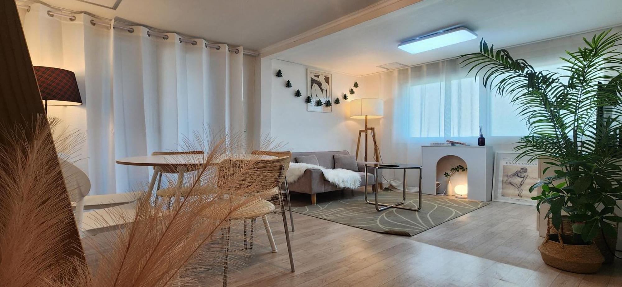 K-17 White Linen House Seoul