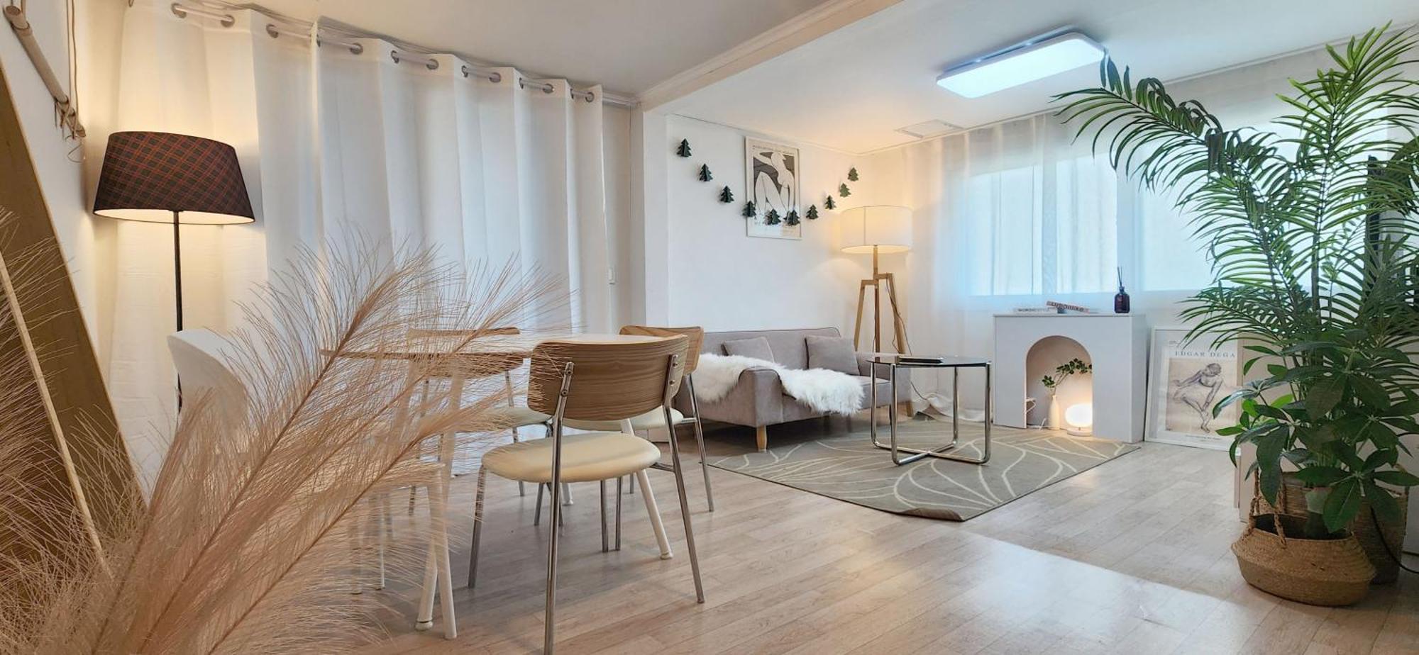 K-17 White Linen House Apartment Seoul