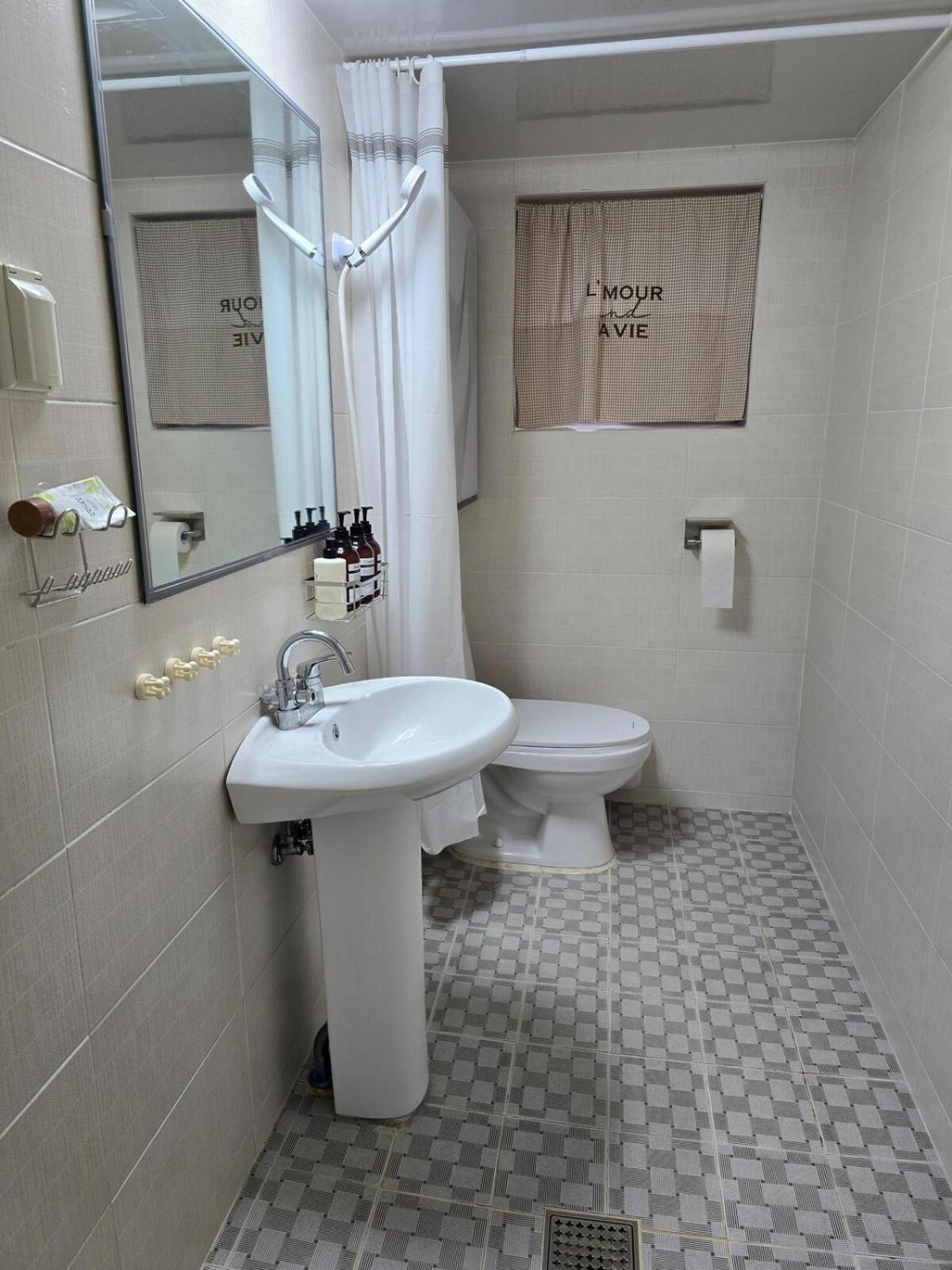 Villa #family Friends Up To 7 People #beamprojector #hongdae, Gangnam, Jamsil 30 Minutes#luggagestorage Service Seoul