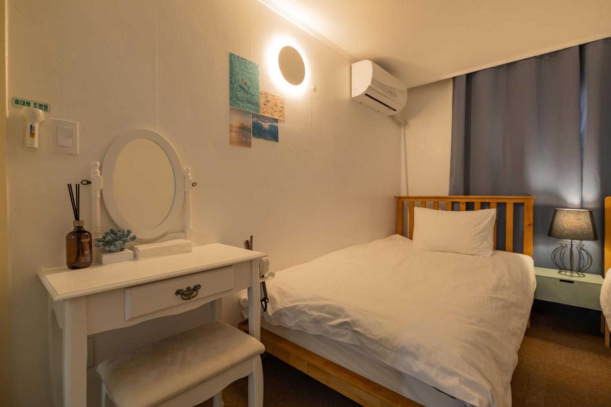 40s Cozy Hongdae Apartment *