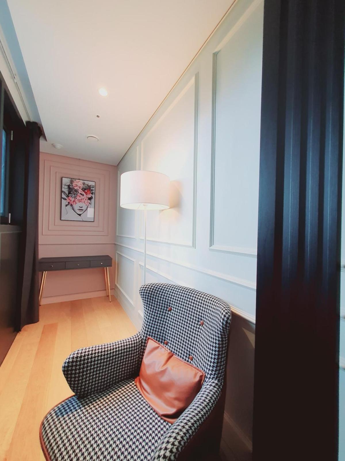 Apartment Gwanghwamun Square House
