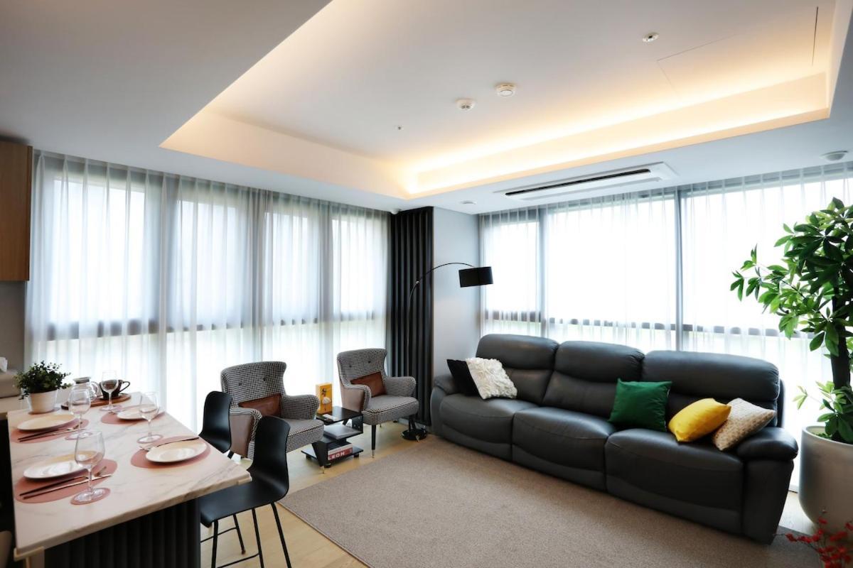 Apartment Gwanghwamun Square House