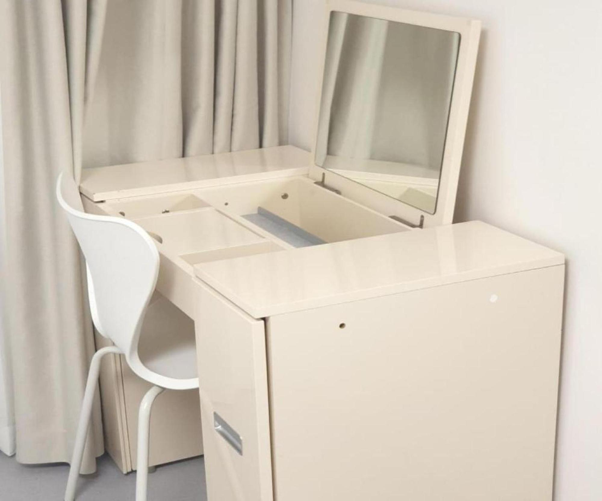 New Jins House - 5mins To Myeongdong Station, 3 Rooms, Big Living Apartment