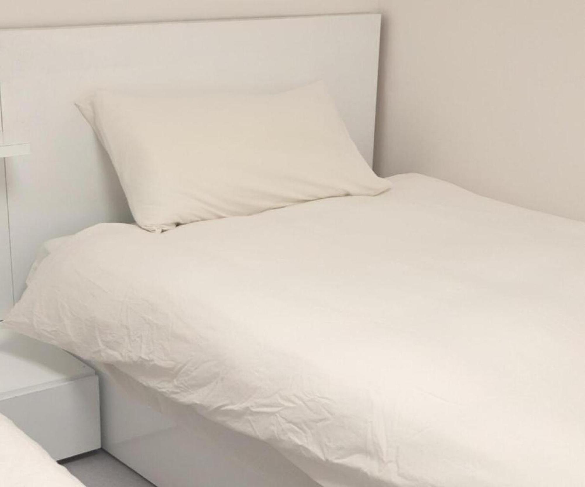 Apartment New Jins House - 5mins To Myeongdong Station, 3 Rooms, Big Living