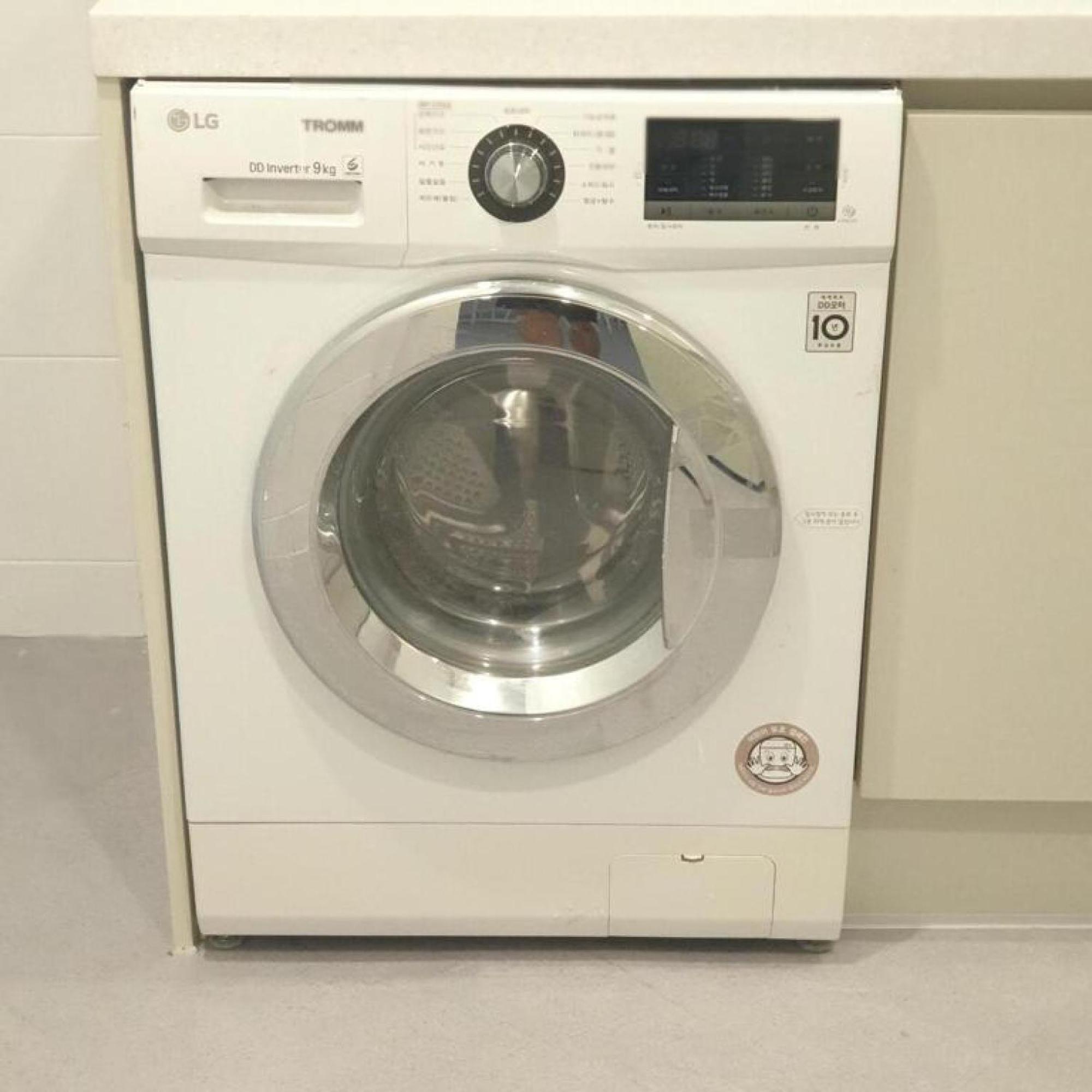 New Jins House - 5mins To Myeongdong Station, 3 Rooms, Big Living Apartment