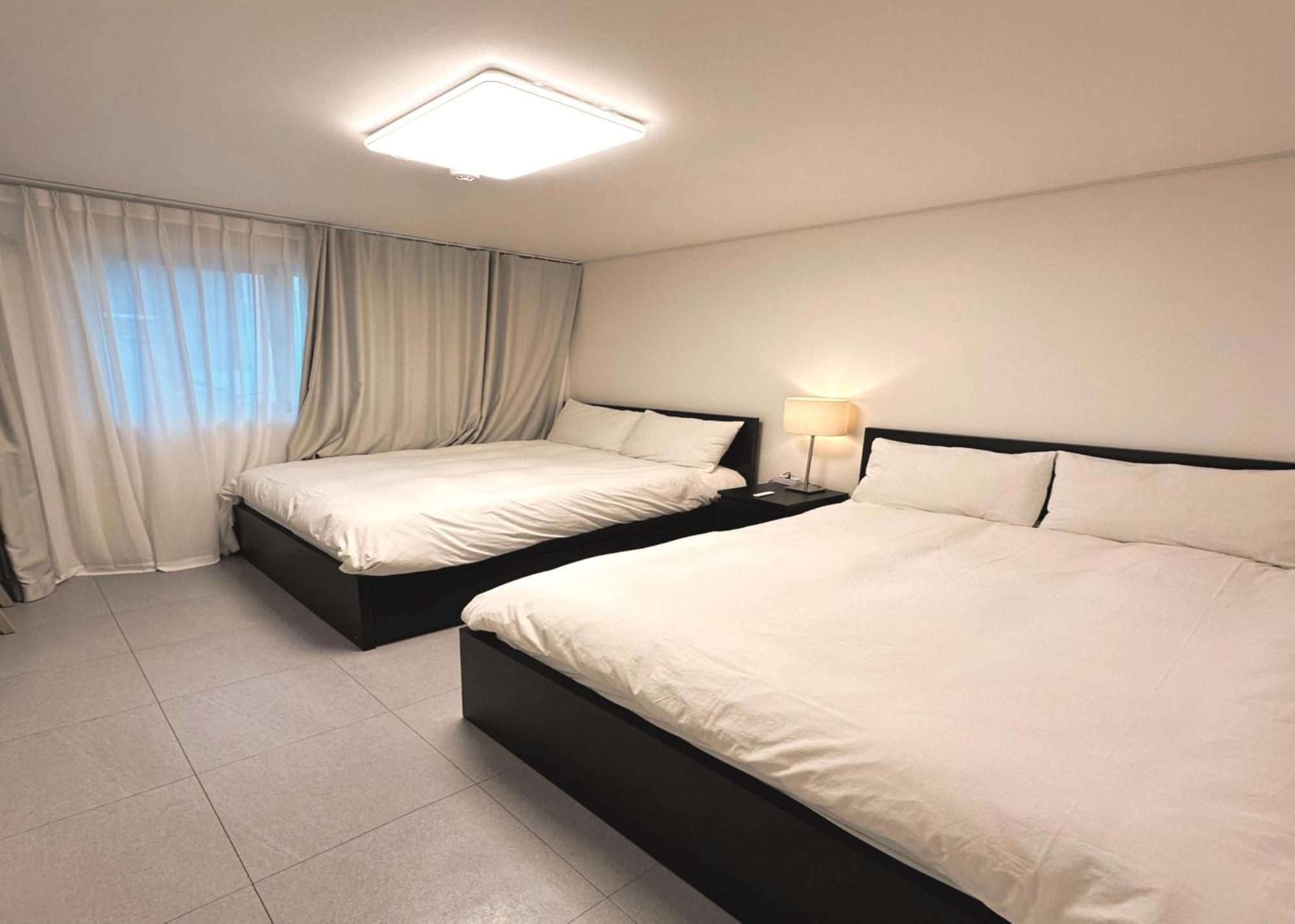 New Jins House - 5mins To Myeongdong Station, 3 Rooms, Big Living Seoul