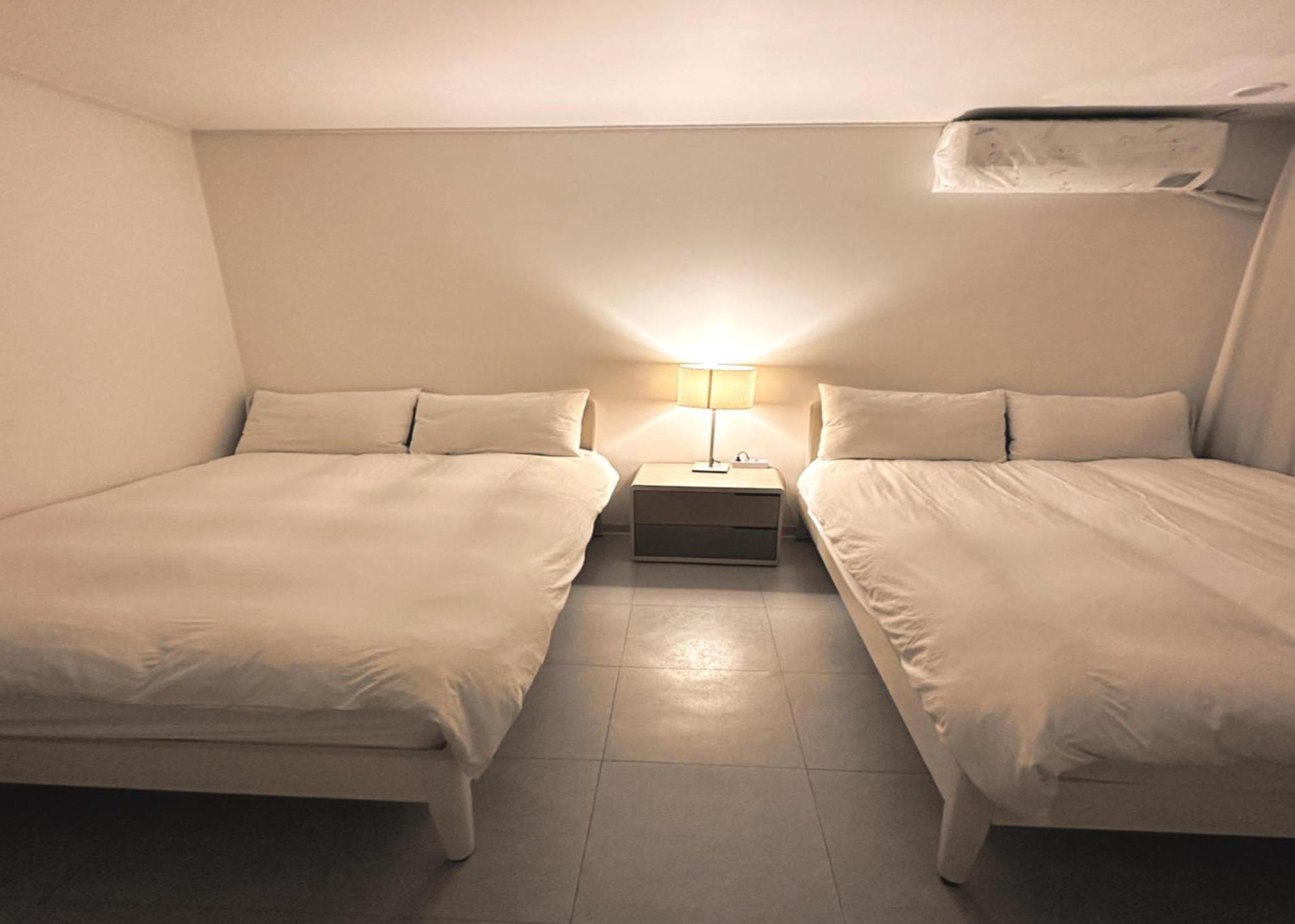 New Jins House - 5mins To Myeongdong Station, 3 Rooms, Big Living * Seoul