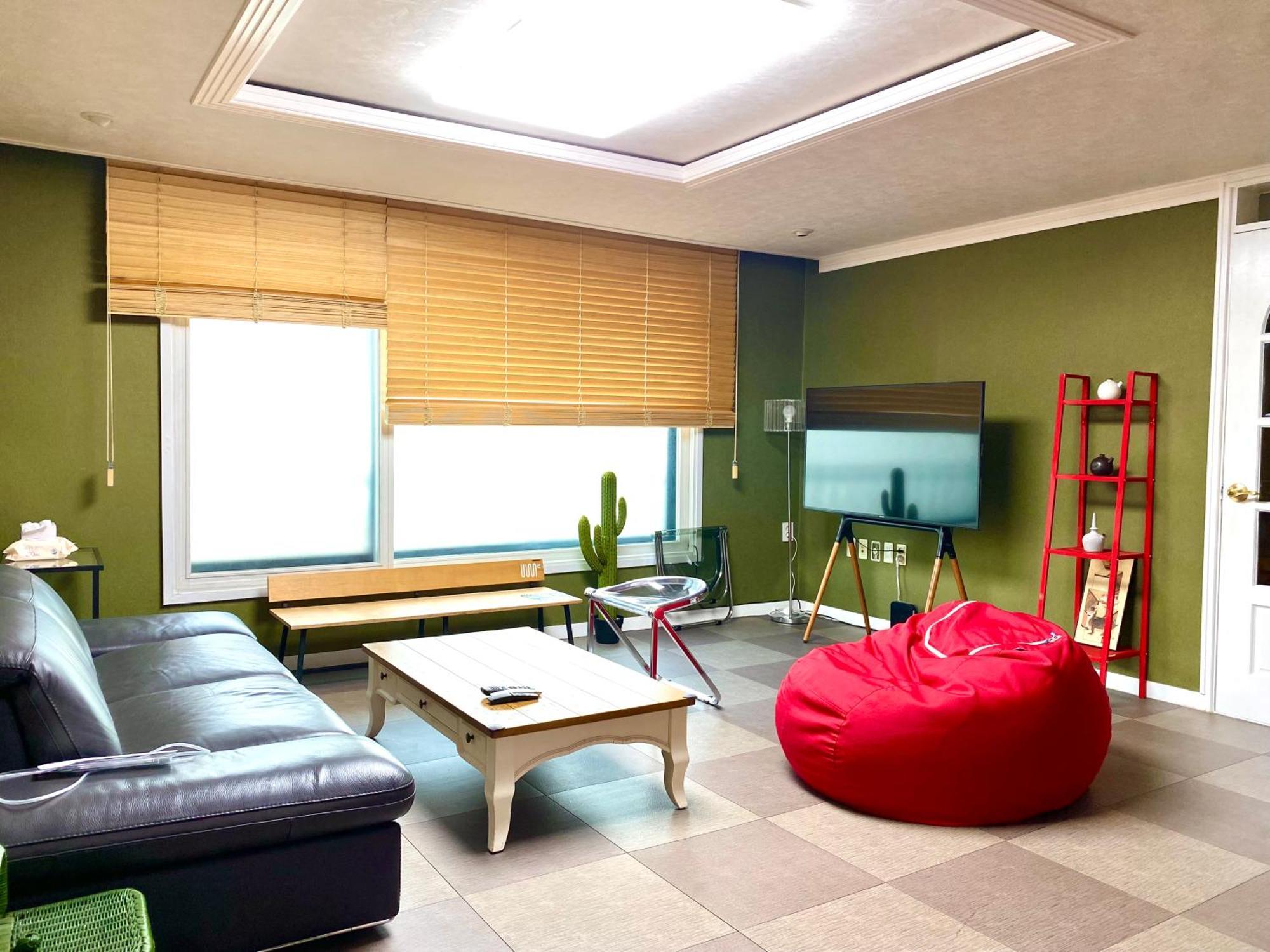 Vila Kooljam House-center Of Seoul-itaewon-spacious-3min From The Subway *