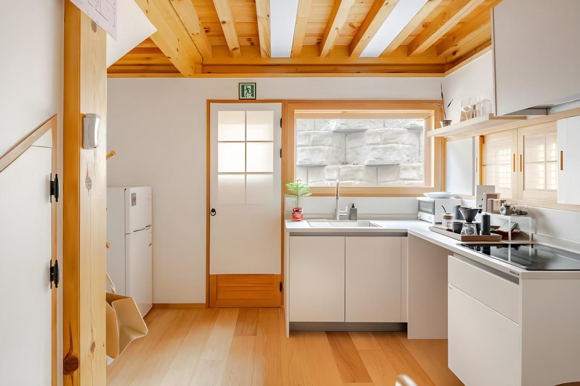 Numaru Two Exclusive Entire Hanoks In Seochon Villa Seoul
