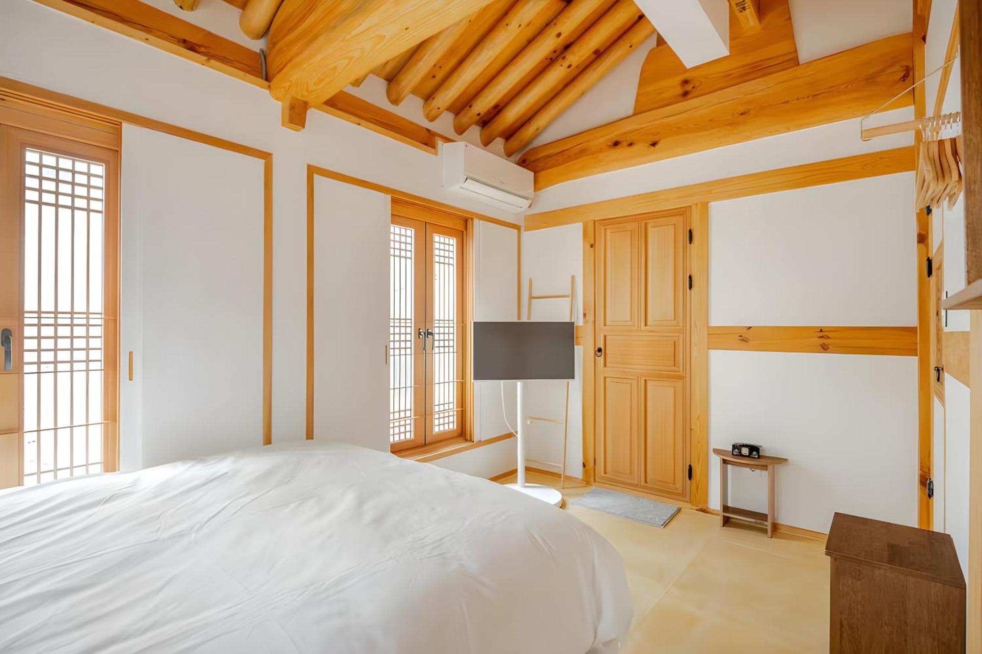 Numaru Two Exclusive Entire Hanoks In Seochon * Seoul