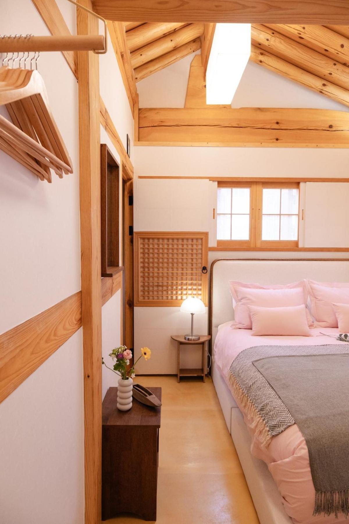 Numaru Two Exclusive Entire Hanoks In Seochon Villa