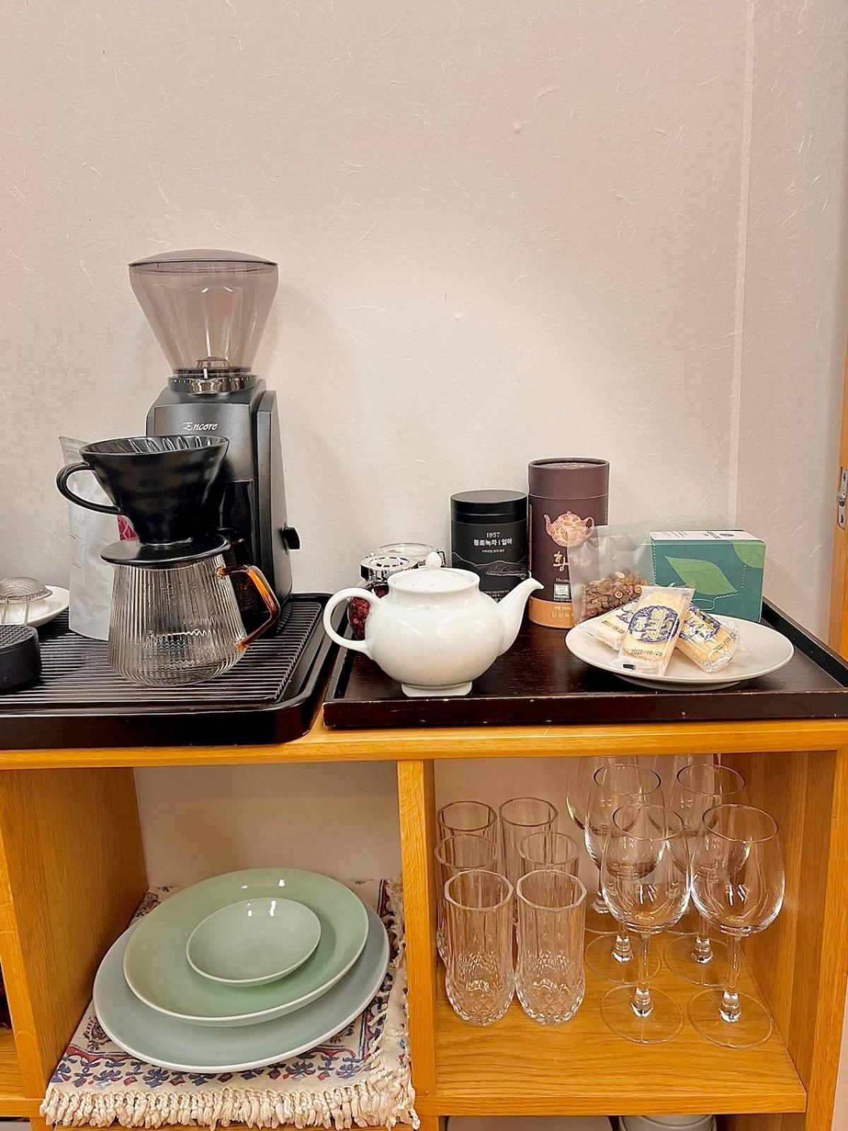 Villa Numaru Two Exclusive Entire Hanoks In Seochon