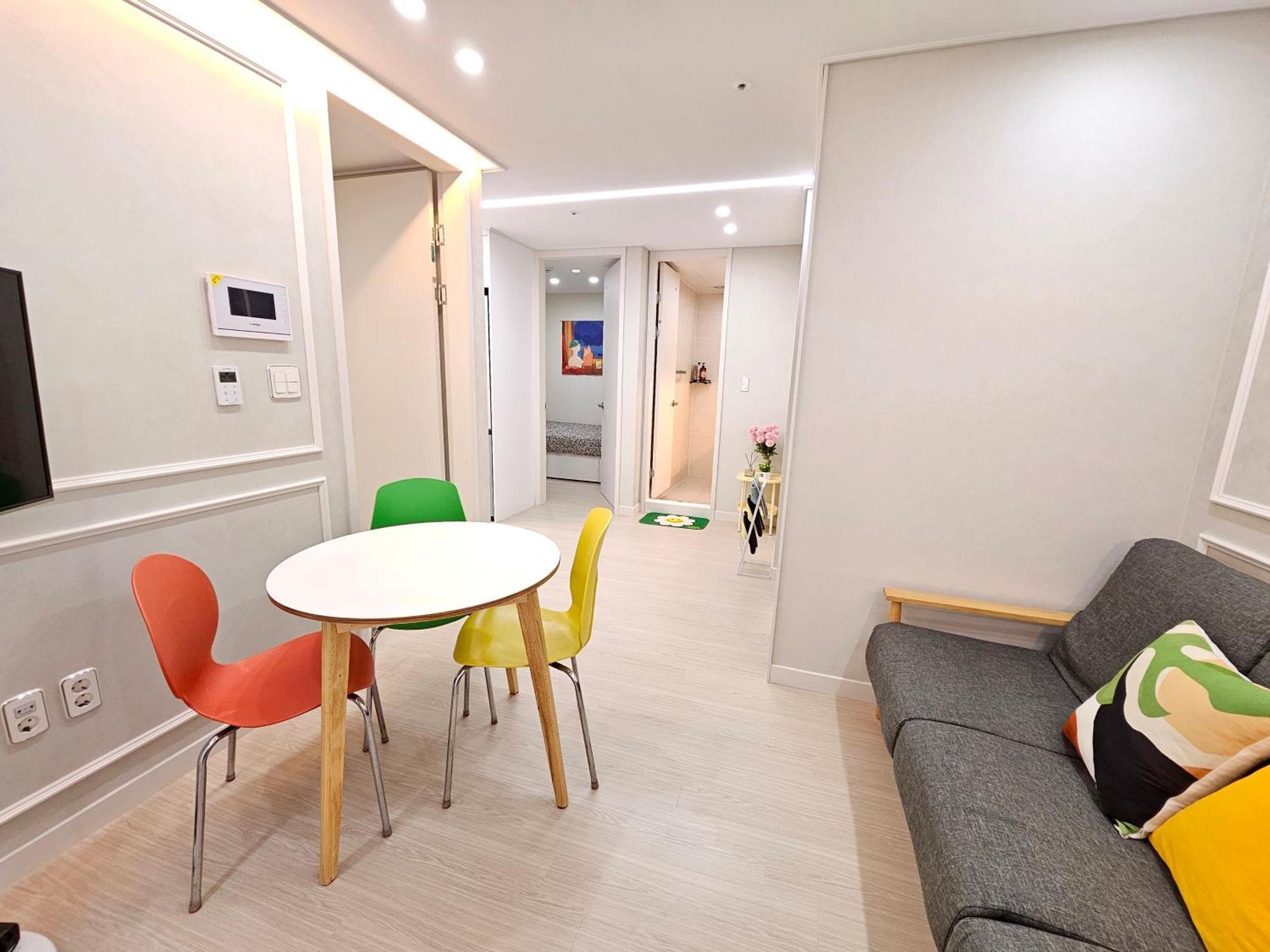 #open Special Price #double-station Area Comfortable 2-room Apartment