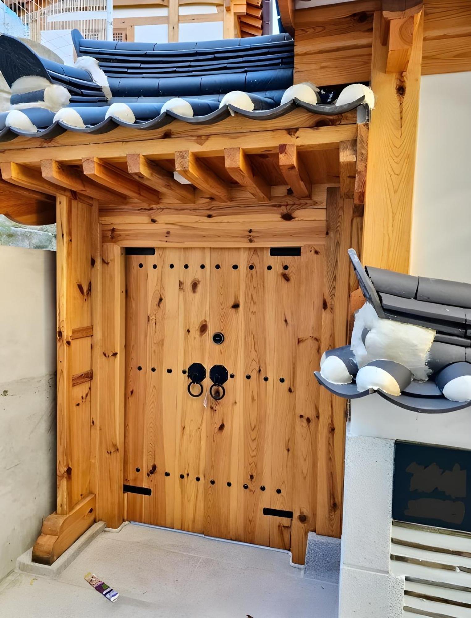 Villa Numaru Two Exclusive Entire Hanoks In Seochon *