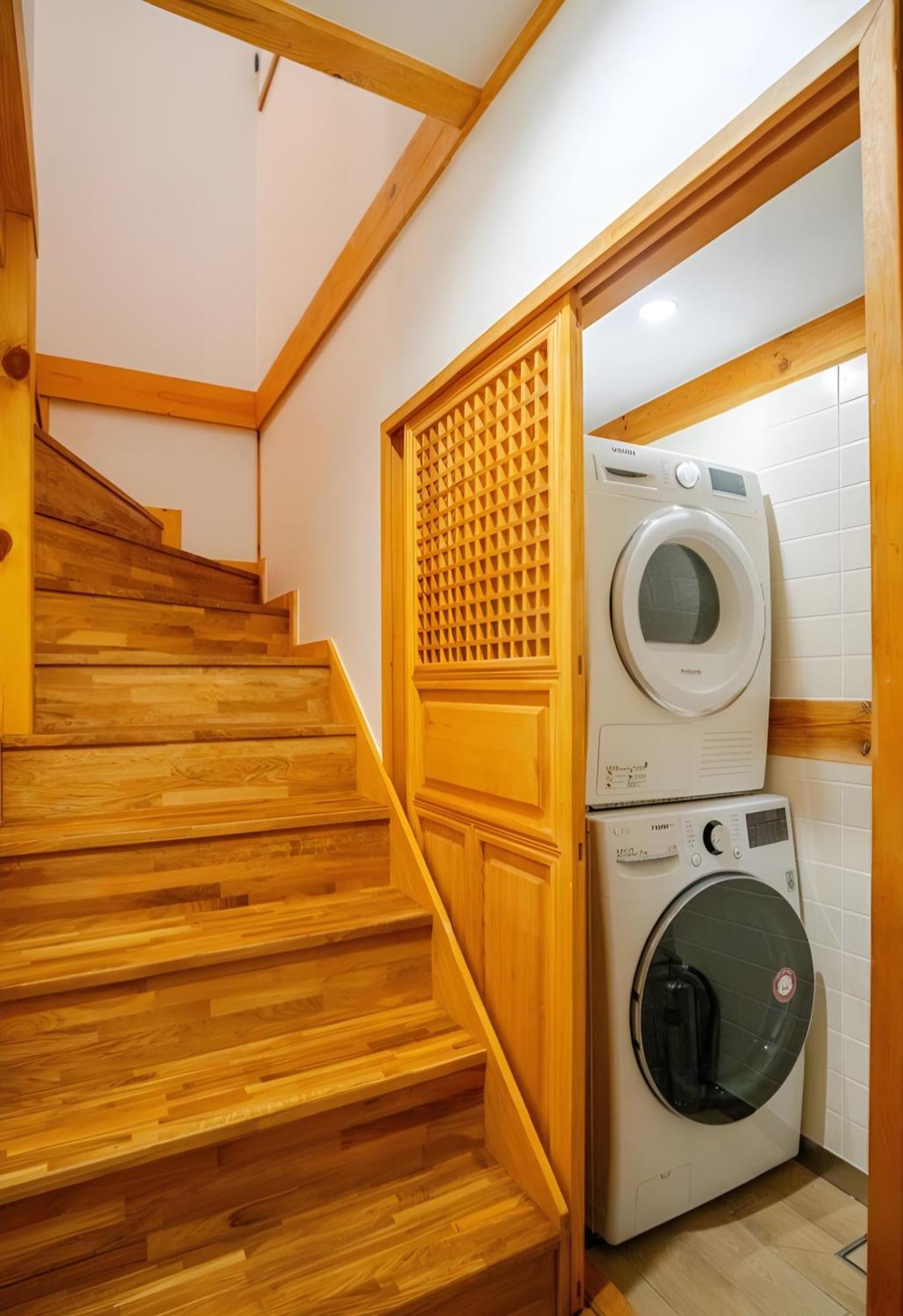 Numaru Two Exclusive Entire Hanoks In Seochon Villa