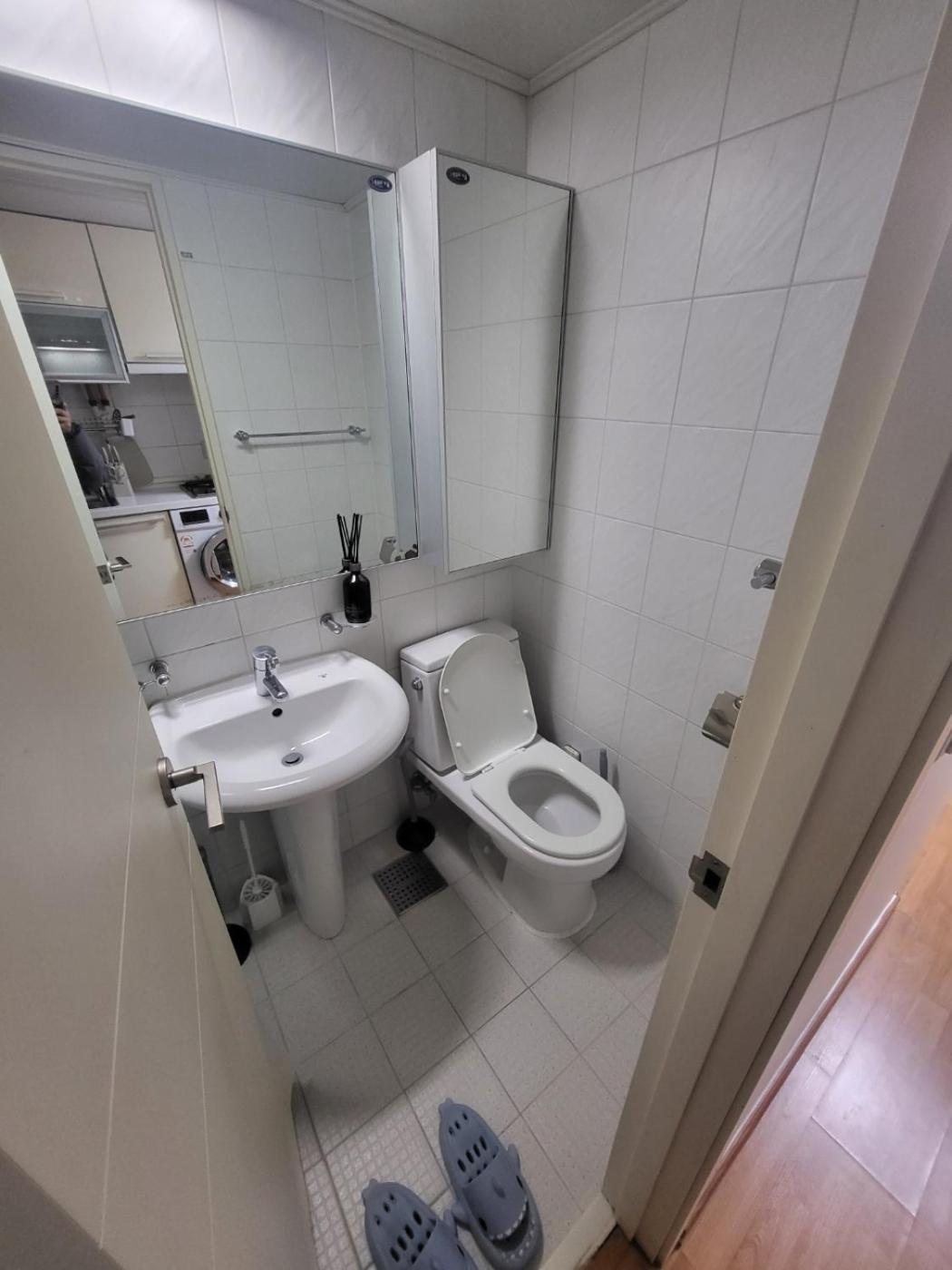 Apartment 2-2401 #gangnam Stn, 5-min #yeoksam Stn, 3-min #ott #concierge Gangnam Managed