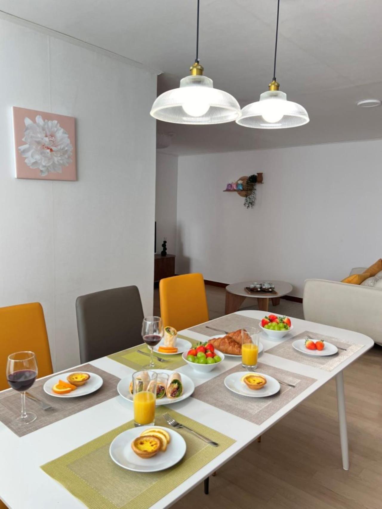 Yoon In #convenient Transportation #hotelbedroom #wide3 8 People #familygroup # Free Parking Seoul