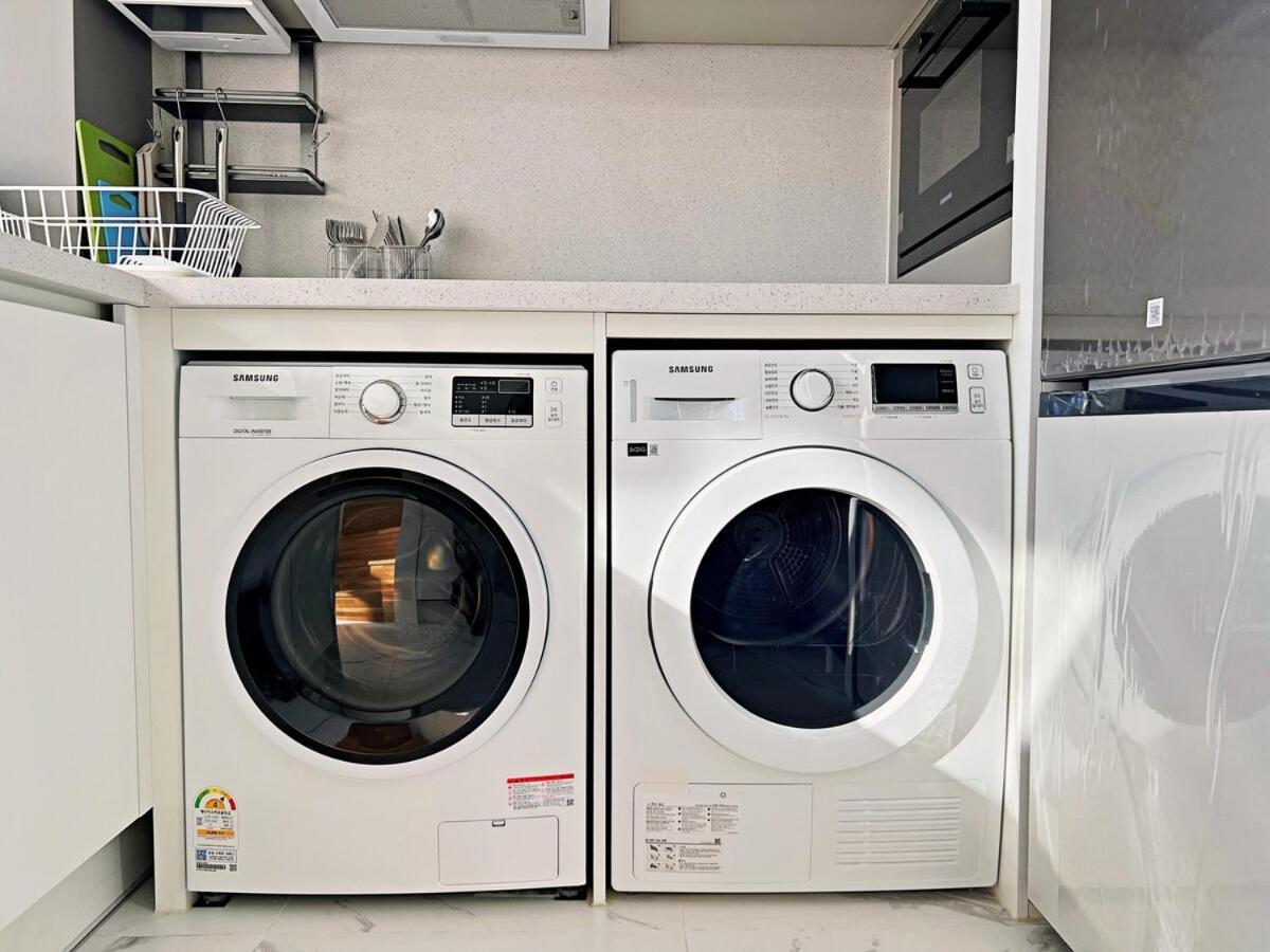 Cozy Loft 4 Minutes Away From Myeongdong Seul