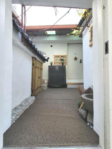 Hanok House Station Apartment *