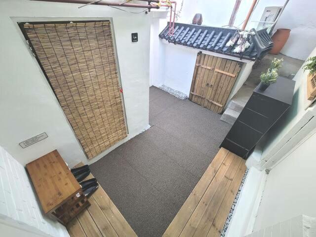 Hanok House Station *