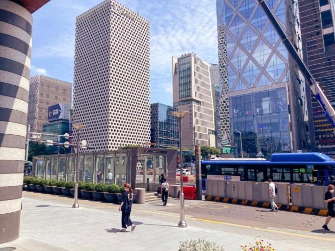 Apartment Monthly 40 Percent Off! Gangnam View Golden Single House Seoul