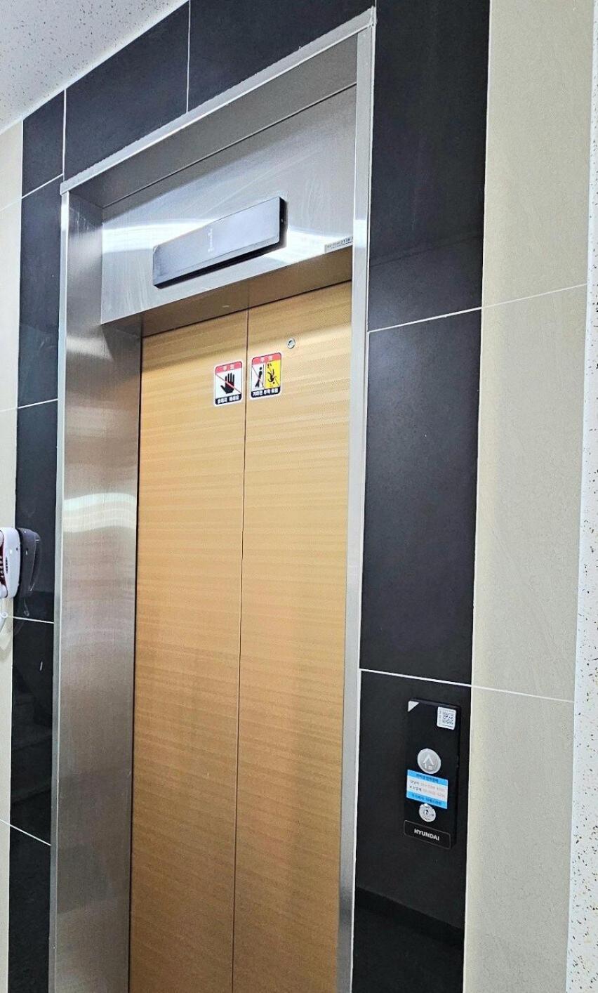 Hongdae 5 Minutes, Sangsu Station 2 Minutes, Maximum 6 People, 3 Queen Beds, Free Luggage Storage * Seoul