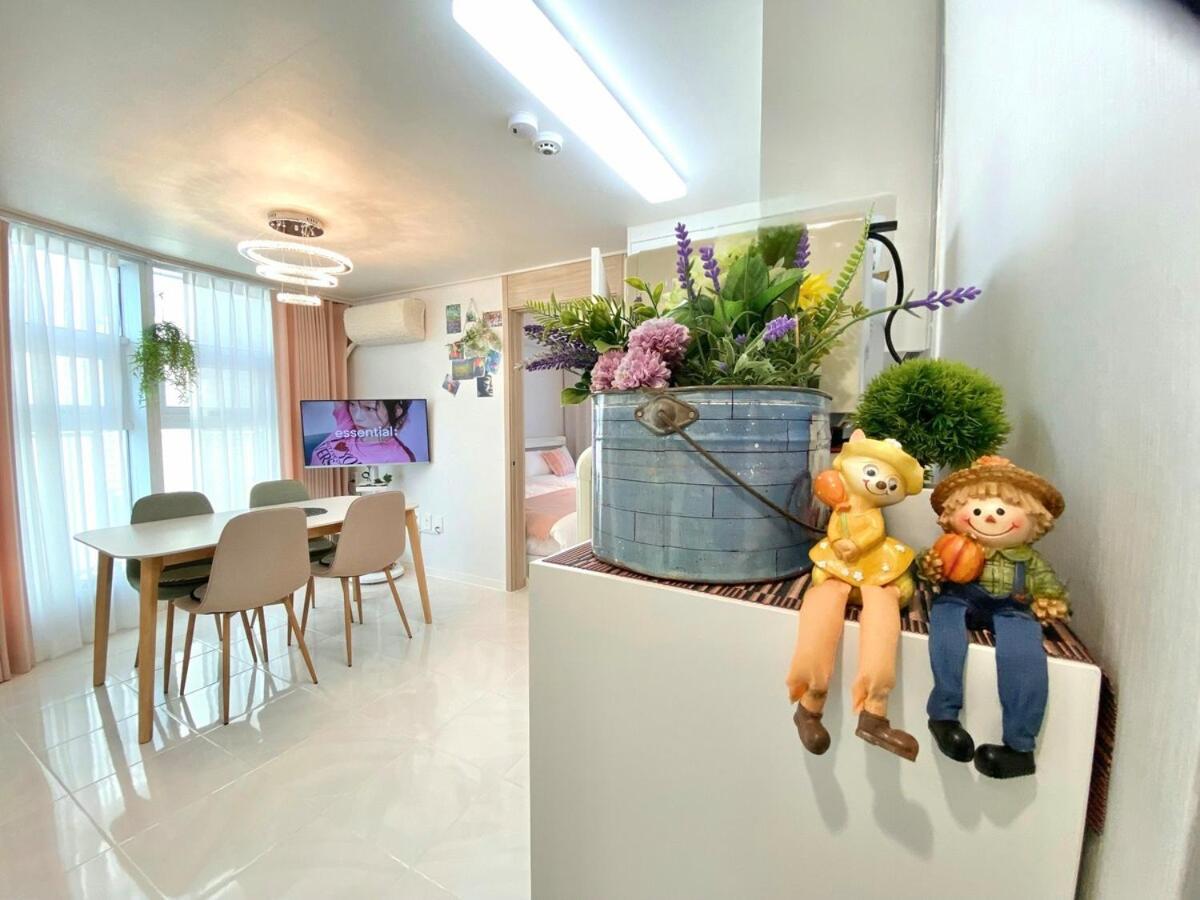 Apartment Hongdae 5 Minutes, Sangsu Station 2 Minutes, Maximum 6 People, 3 Queen Beds, Free Luggage Storage