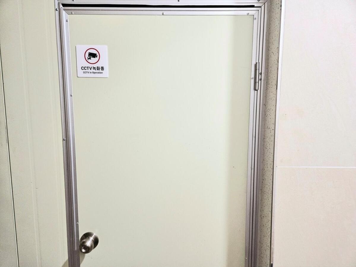 Apartment Hongdae 5 Minutes, Sangsu Station 2 Minutes, Maximum 6 People, 3 Queen Beds, Free Luggage Storage *