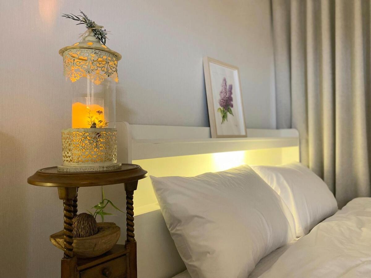 Hongdae 5 Minutes, Sangsu Station 2 Minutes, Maximum 6 People, 3 Queen Beds, Free Luggage Storage Apartment *