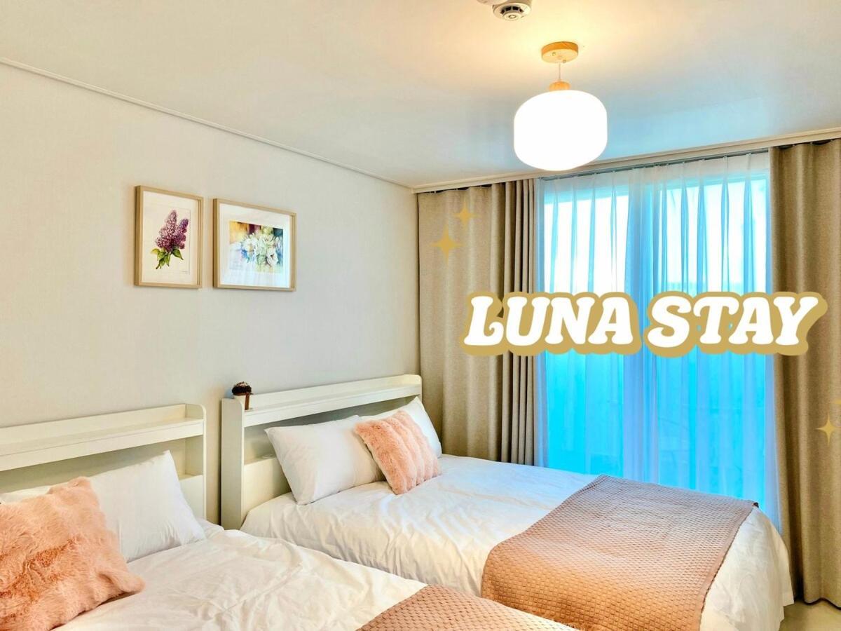 Hongdae 5 Minutes, Sangsu Station 2 Minutes, Maximum 6 People, 3 Queen Beds, Free Luggage Storage Apartment *