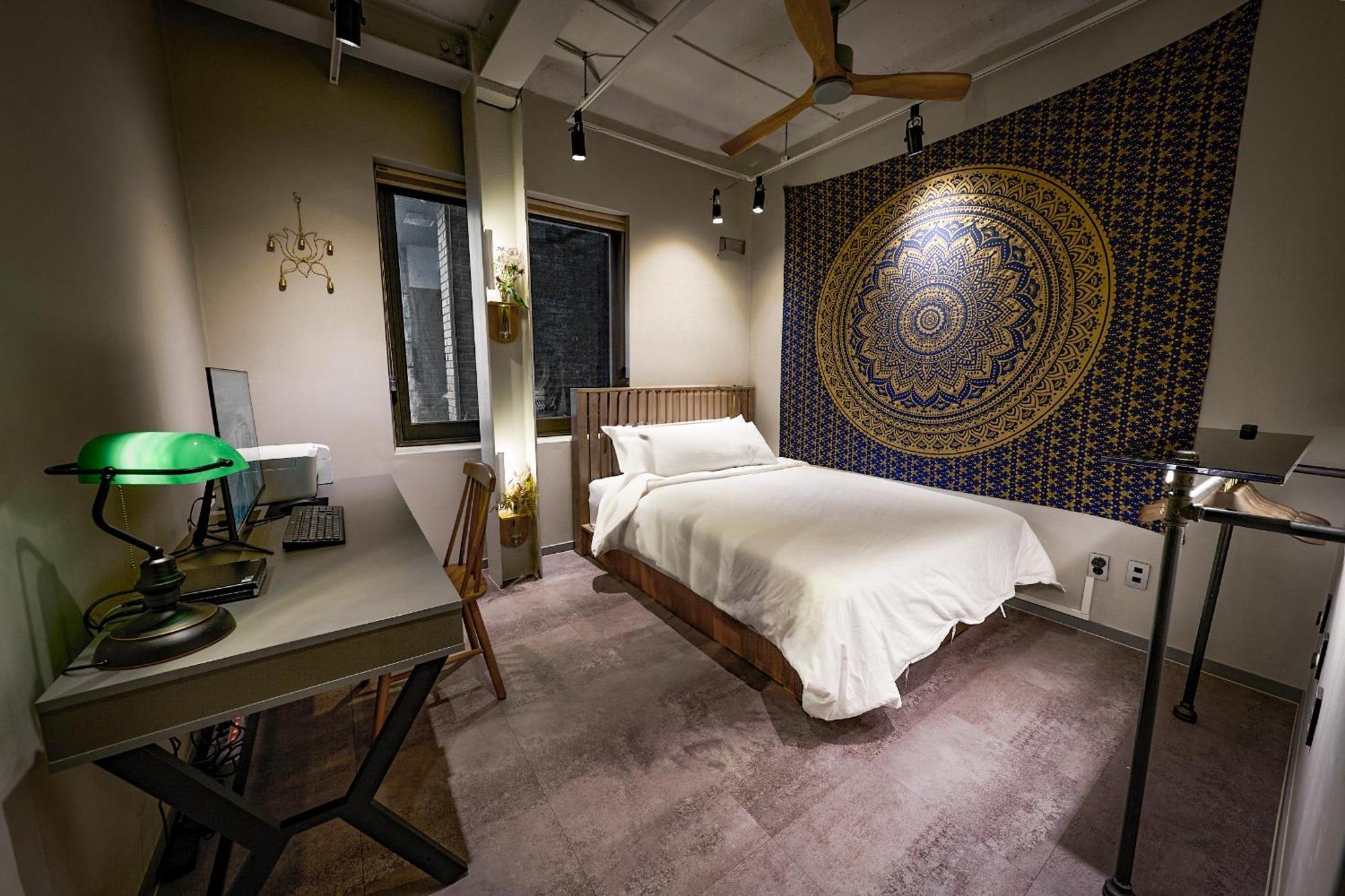 Yt Tailored Service Near Hongik Univ Station *