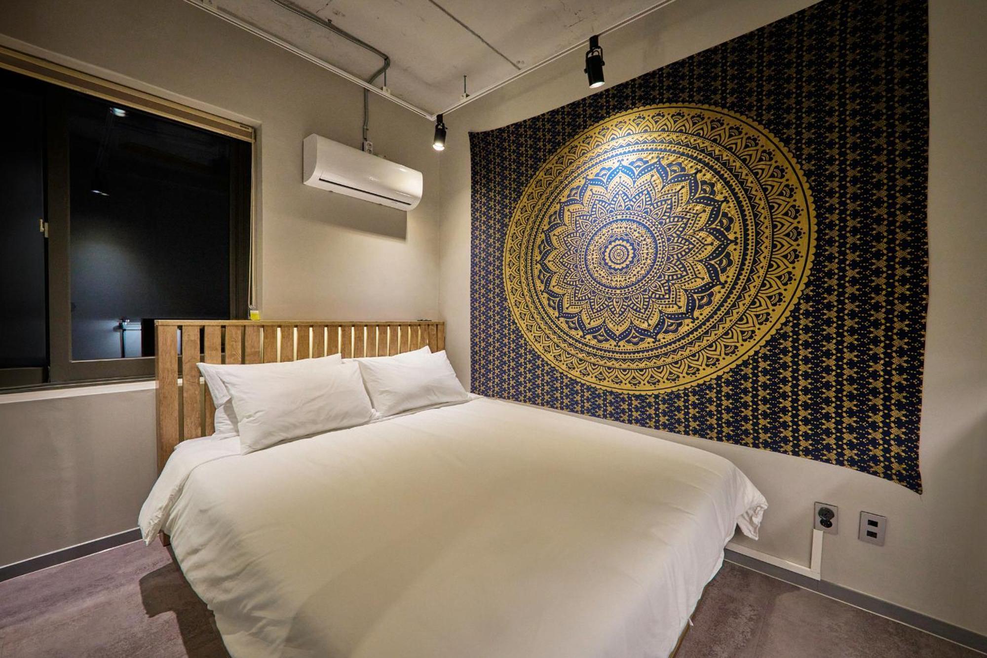 Yt Tailored Service Near Hongik Univ Station Seoul
