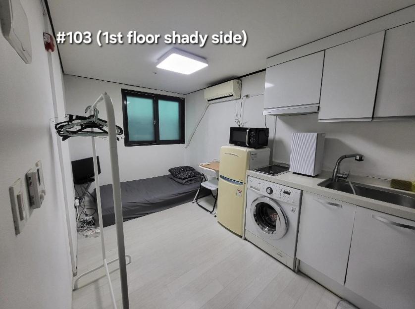 Fully Furnished #bunker, Near Miasageori Subway Station Line 4 Seoul