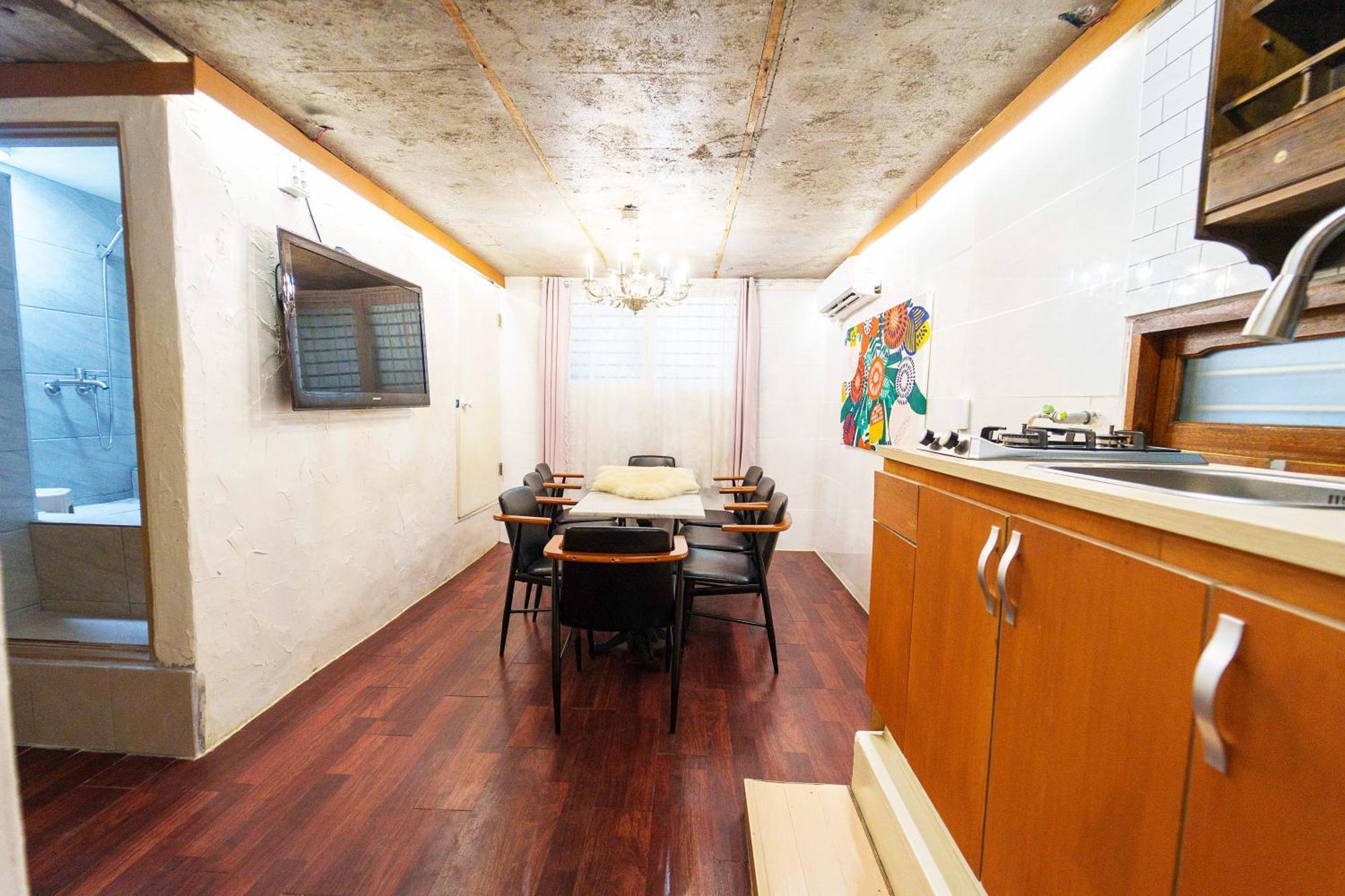 B-gu & Anne House Hongik Station Apartment *