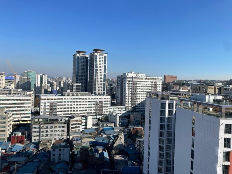 Pangsapuri The Share Myeongdong High-rise Floor & Free Gym #subway Station 3min #myeongdong 10min *