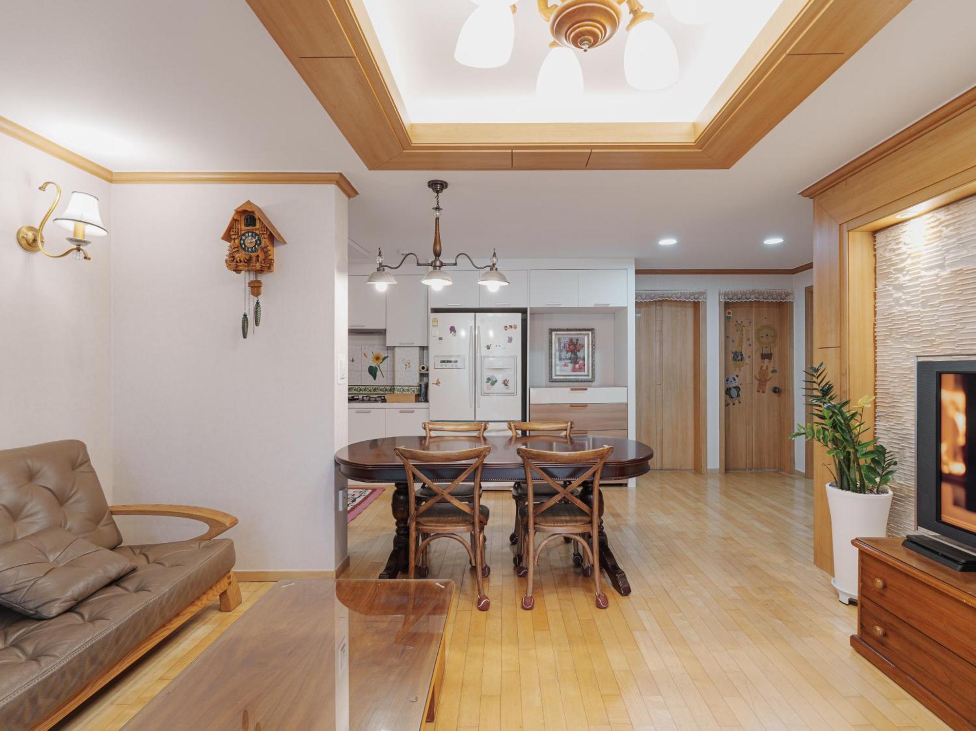 Comfortable Home 10 Min From Hongik University, 5Min From Gajwa Station With Baby Products, 4 Bedrooms 8 People Apartment *
